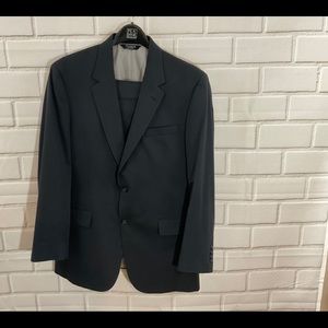 Men’s Jos. A Bank Suit